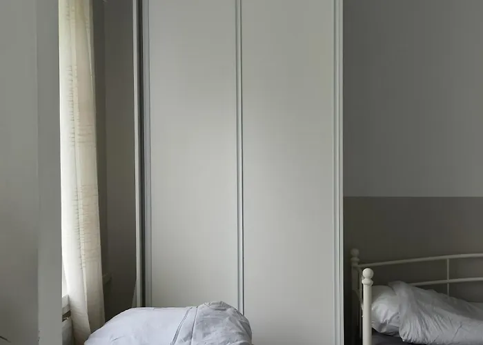 بيت شباب Jennin Majatalo